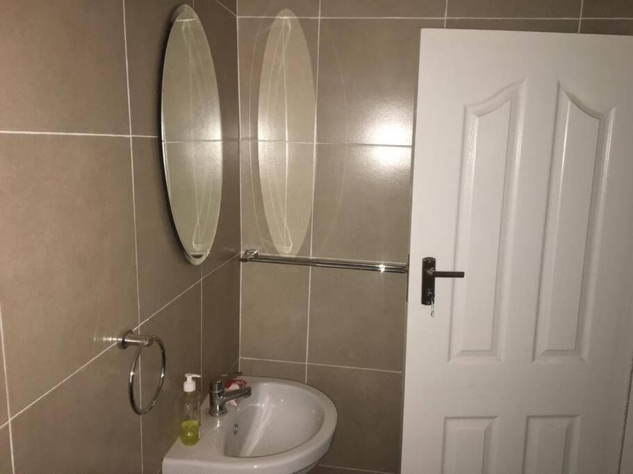 Spacious Zamtel Flat Lusaka Eksteriør bilde